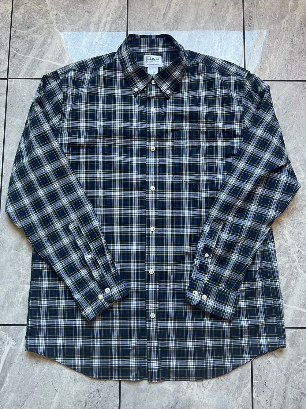 LL Bean Mens Slightly Fitted Plaid Button Down Shirt Navy Green Cotton Large L